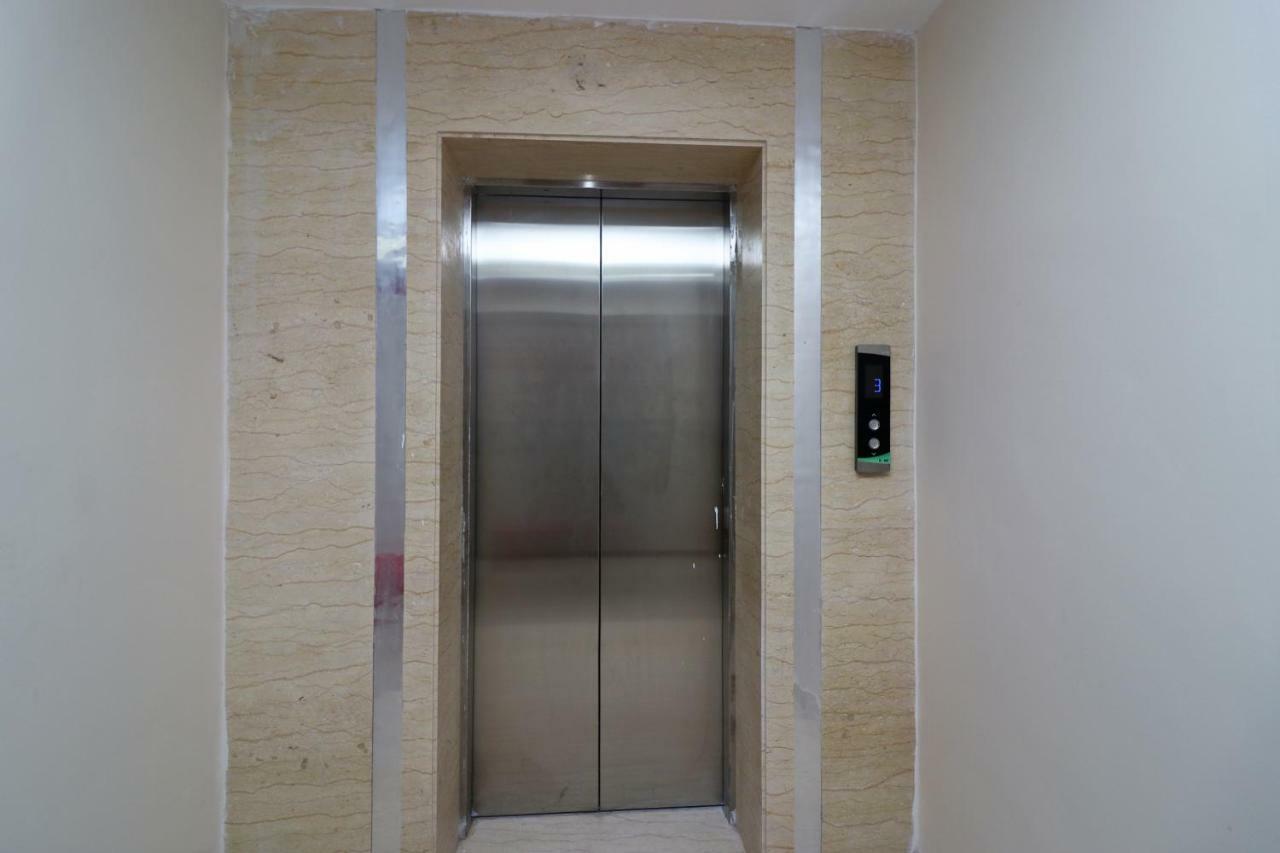 Capital O 37152 Naveen Continental Allāhābād Junction 외부 사진