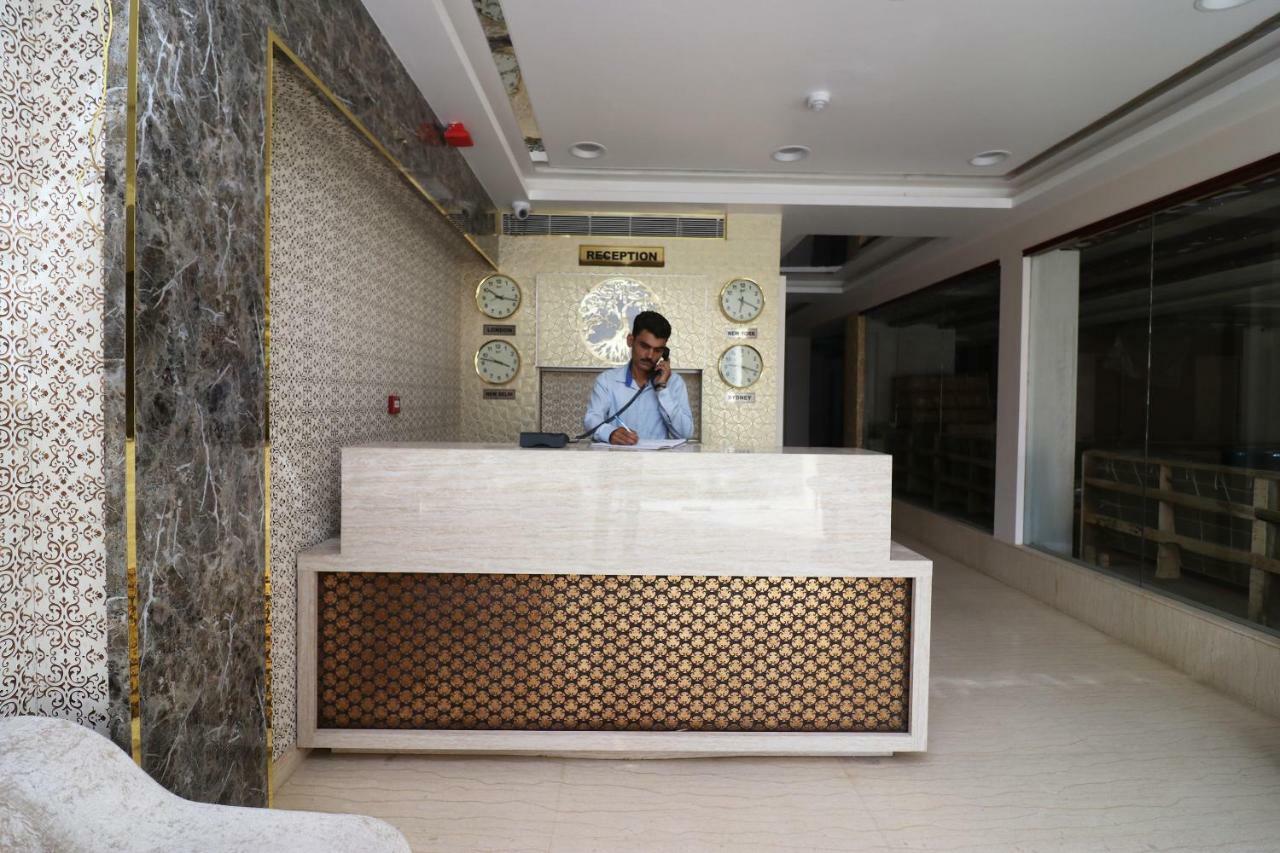 Capital O 37152 Naveen Continental Allāhābād Junction 외부 사진